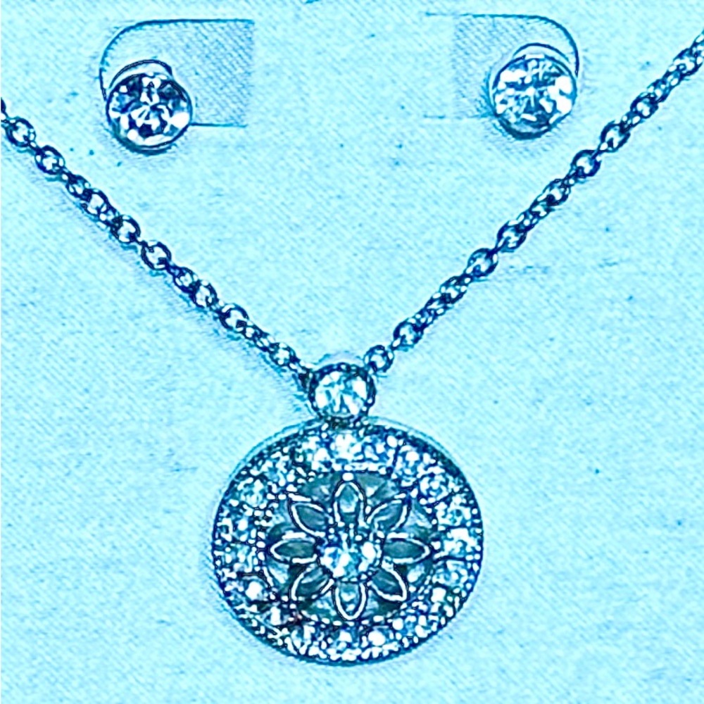 Nine West 3 Piece Jewelry Set NIB - Picture 2 of 2